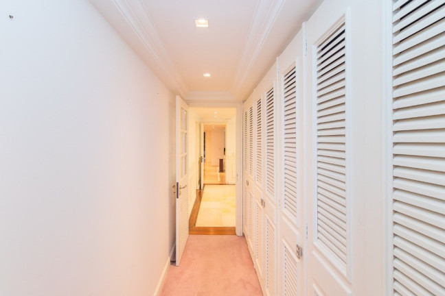 Imagem Imóvel com 1 Quarto à Venda, 309 m² em Auxiliadora - Porto Alegre Imagem Imóvel com 1 Quarto à Venda, 309 m² em Auxiliadora - Porto Alegre
