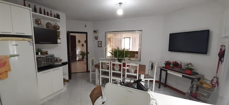 Imagem Casa com 4 Quartos à Venda, 200 m² em São João Do Rio Vermelho - Florianópolis Imagem Casa com 4 Quartos à Venda, 200 m² em São João Do Rio Vermelho - Florianópolis