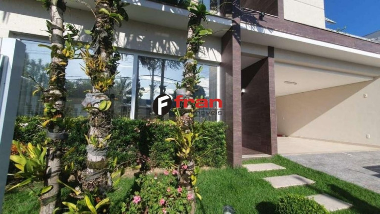Imagem Casa com 3 Quartos à Venda, 204 m² em Córrego Grande - Florianópolis