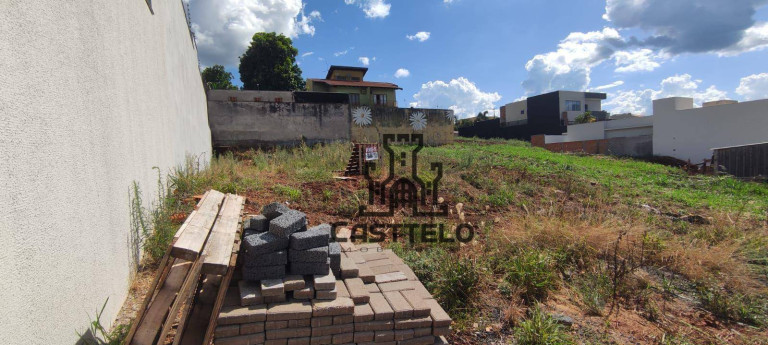 Imagem Terreno à Venda, 360 m² em Portal De Versalhes 1 - Londrina