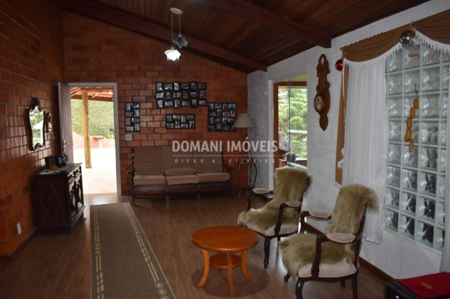 Imagem Casa com 4 Quartos à Venda, 195 m² em Região Do Alto Do Capivari - Campos Do Jordão Imagem Casa com 4 Quartos à Venda, 195 m² em Região Do Alto Do Capivari - Campos Do Jordão