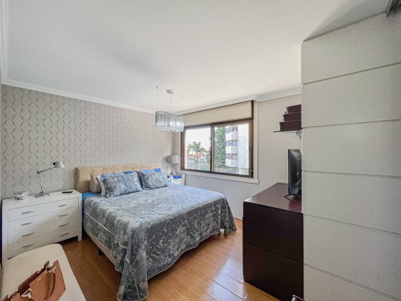 Imagem Imóvel com 4 Quartos à Venda, em Petrópolis - Porto Alegre Imagem Imóvel com 4 Quartos à Venda, em Petrópolis - Porto Alegre