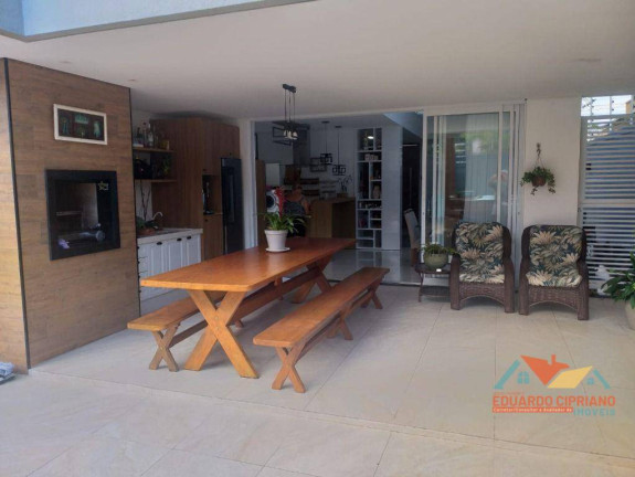 Imagem Casa com 3 Quartos à Venda, 240 m² em Massaguaçu - Caraguatatuba