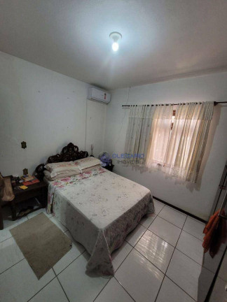 Imagem Casa com 5 Quartos à Venda, 170 m² em Centro - Penha