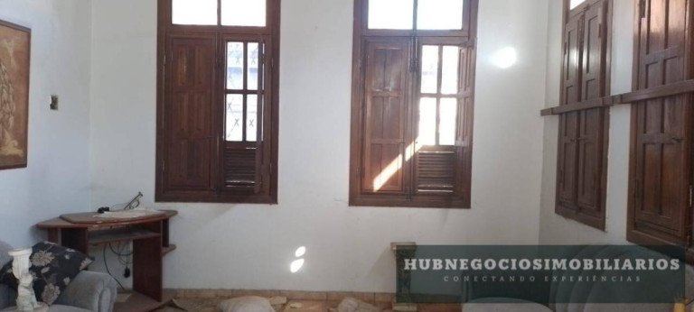 Imagem Casa com 6 Quartos à Venda, em Centro - Montes Claros Imagem Casa com 6 Quartos à Venda, em Centro - Montes Claros