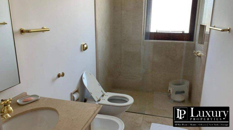 Imagem Casa com 5 Quartos à Venda, em Pacaembu - São Paulo Imagem Casa com 5 Quartos à Venda, em Pacaembu - São Paulo