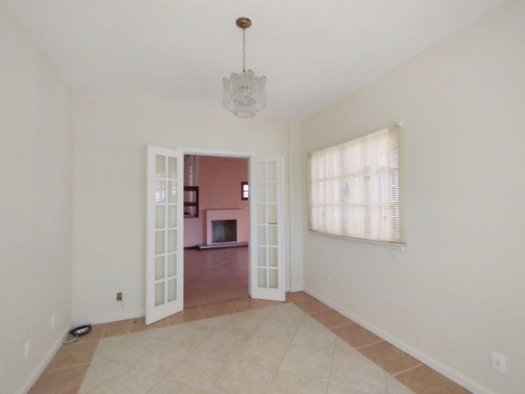 Imagem Casa com 4 Quartos à Venda, 368 m² em Panorama - Teresópolis Imagem Casa com 4 Quartos à Venda, 368 m² em Panorama - Teresópolis
