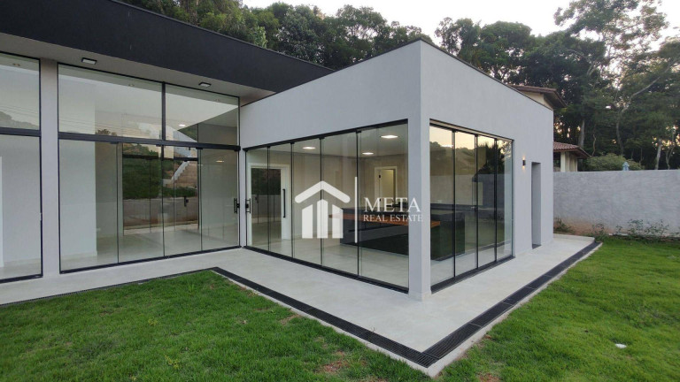 Imagem Imóvel com 3 Quartos à Venda, 208 m² em Serra Da Cantareira - Mairiporã
