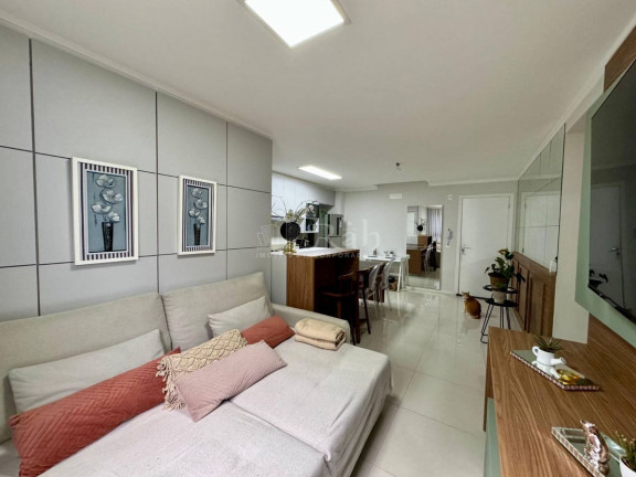 Imagem Apartamento com 2 Quartos à Venda, 62 m² em Balneário Camboriú