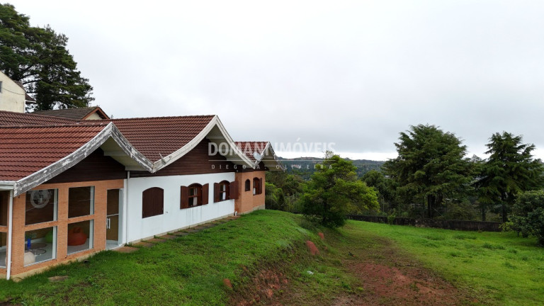 Imagem Casa com 4 Quartos à Venda, 314 m² em Região Do Alto Do Capivari - Campos Do Jordão Imagem Casa com 4 Quartos à Venda, 314 m² em Região Do Alto Do Capivari - Campos Do Jordão
