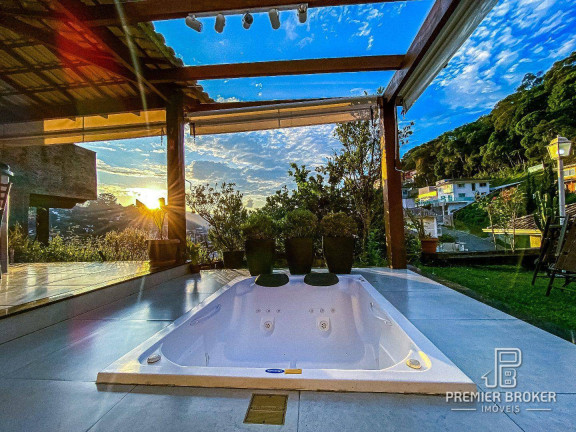 Imagem Casa com 4 Quartos à Venda, 307 m² em Tijuca - Teresópolis Imagem Casa com 4 Quartos à Venda, 307 m² em Tijuca - Teresópolis