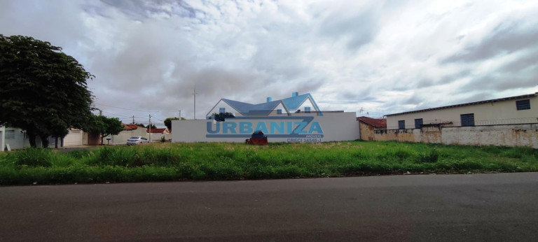 Imagem Terreno à Venda, 275 m² em Jardim Pinheiros - Birigui Imagem Terreno à Venda, 275 m² em Jardim Pinheiros - Birigui