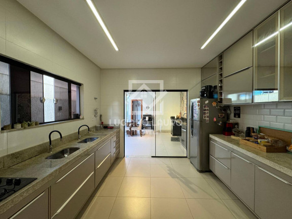 Imagem Casa com 3 Quartos à Venda, 180 m² em Universidade - Vitória Da Conquista Imagem Casa com 3 Quartos à Venda, 180 m² em Universidade - Vitória Da Conquista