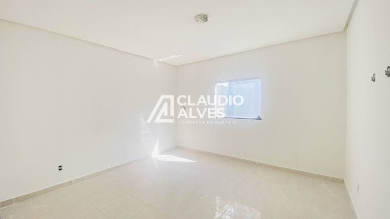 Imagem Casa com 5 Quartos à Venda, 300 m² em Conceição - Feira De Santana Imagem Casa com 5 Quartos à Venda, 300 m² em Conceição - Feira De Santana