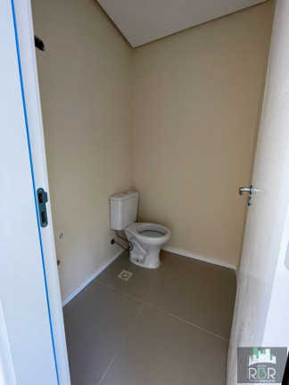 Imagem Sobrado com 3 Quartos à Venda, 181 m² em Caxias Do Sul Imagem Sobrado com 3 Quartos à Venda, 181 m² em Caxias Do Sul