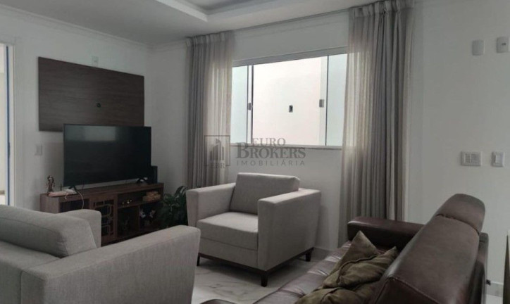 Imagem Sobrado com 3 Quartos à Venda, 305 m² em Centro - Balneário Camboriú Imagem Sobrado com 3 Quartos à Venda, 305 m² em Centro - Balneário Camboriú