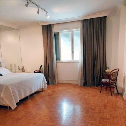 Imagem Imóvel com 3 Quartos à Venda, 270 m² em Moinhos De Vento - Porto Alegre Imagem Imóvel com 3 Quartos à Venda, 270 m² em Moinhos De Vento - Porto Alegre