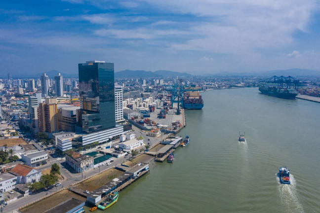 Imóvel Comercial à Venda, 363 m² em Centro - Itajaí