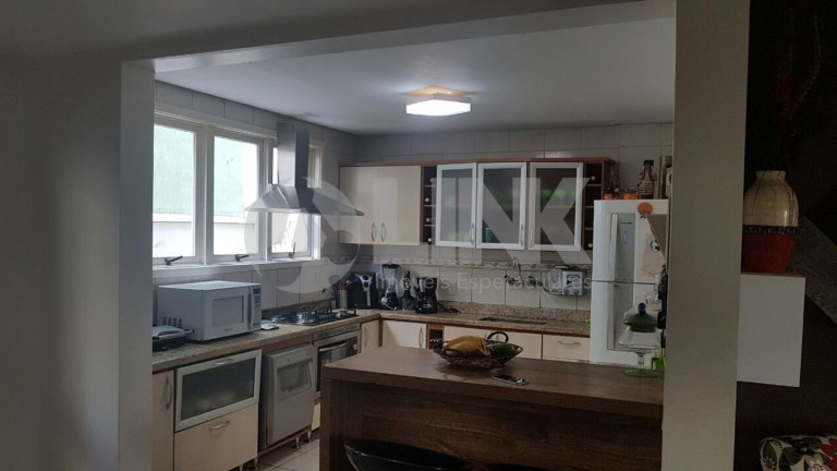 Imagem Casa com 3 Quartos à Venda, 165 m² em Sarandi - Porto Alegre Imagem Casa com 3 Quartos à Venda, 165 m² em Sarandi - Porto Alegre