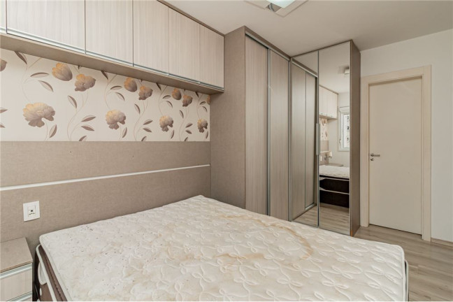 Imagem Imóvel com 2 Quartos à Venda, em Passo Da Areia - Porto Alegre Imagem Imóvel com 2 Quartos à Venda, em Passo Da Areia - Porto Alegre