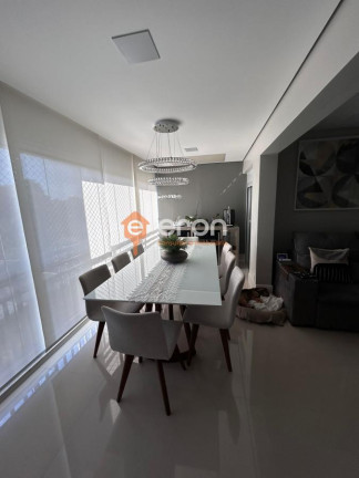 Imagem Apartamento com 3 Quartos à Venda, 116 m²