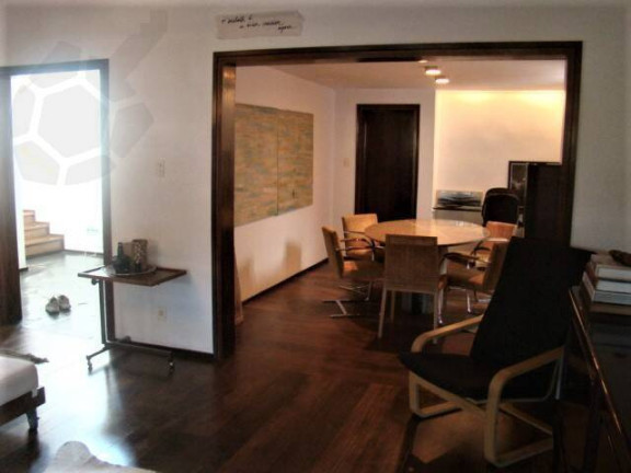 Imagem Casa com 5 Quartos à Venda, 300 m² em Pacaembu - São Paulo Imagem Casa com 5 Quartos à Venda, 300 m² em Pacaembu - São Paulo