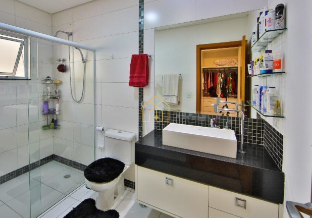 Imagem Sobrado com 3 Quartos à Venda, 313 m² em Vila Scarpelli - Santo André