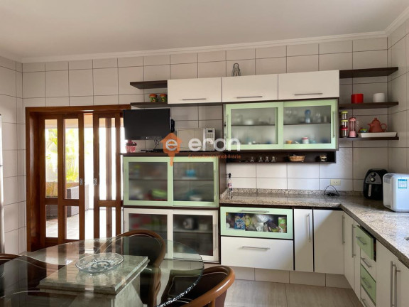 Imagem Casa com 3 Quartos à Venda, 439 m²