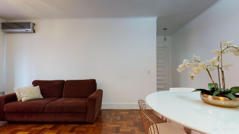 Imagem Imóvel com 3 Quartos à Venda, 122 m² em Auxiliadora - Porto Alegre Imagem Imóvel com 3 Quartos à Venda, 122 m² em Auxiliadora - Porto Alegre