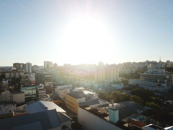 Imagem Imóvel com 3 Quartos à Venda, 71 m² em Menino Deus - Porto Alegre Imagem Imóvel com 3 Quartos à Venda, 71 m² em Menino Deus - Porto Alegre