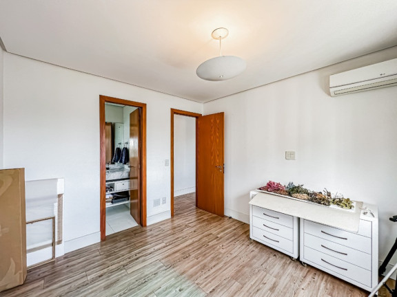 Imagem Apartamento com 3 Quartos à Venda, 168 m² em Rio Branco - Porto Alegre Imagem Apartamento com 3 Quartos à Venda, 168 m² em Rio Branco - Porto Alegre