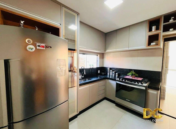 Imagem Casa de Condomínio com 3 Quartos à Venda, 218 m² em Núcleo Habitacional Sucuri - Cuiabá Imagem Casa de Condomínio com 3 Quartos à Venda, 218 m² em Núcleo Habitacional Sucuri - Cuiabá