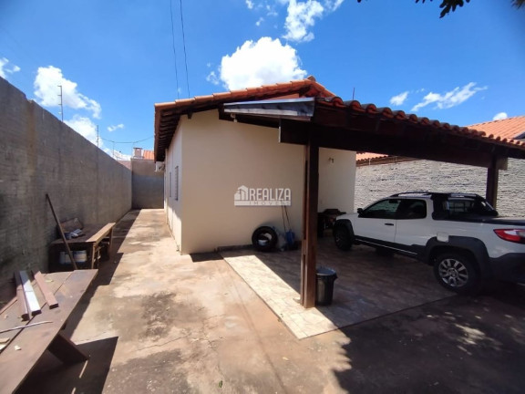 Imagem Casa com 3 Quartos à Venda, 200 m² em Pacaembu - Uberaba Imagem Casa com 3 Quartos à Venda, 200 m² em Pacaembu - Uberaba