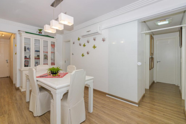 Imagem Apartamento com 3 Quartos à Venda, em São João - Porto Alegre Imagem Apartamento com 3 Quartos à Venda, em São João - Porto Alegre