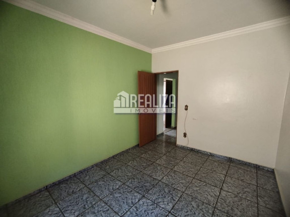 Imagem Casa com 2 Quartos à Venda, 220 m² em Santa Maria - Uberaba Imagem Casa com 2 Quartos à Venda, 220 m² em Santa Maria - Uberaba