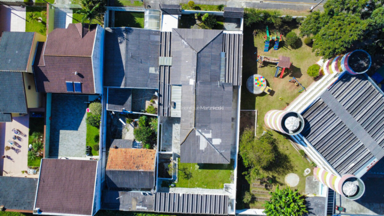 Imagem Casa com 5 Quartos à Venda, 338 m² em Orleans - Curitiba