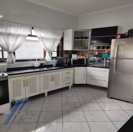 Imagem Casa com 4 Quartos à Venda, 150 m² em Centro - Ubatuba Imagem Casa com 4 Quartos à Venda, 150 m² em Centro - Ubatuba
