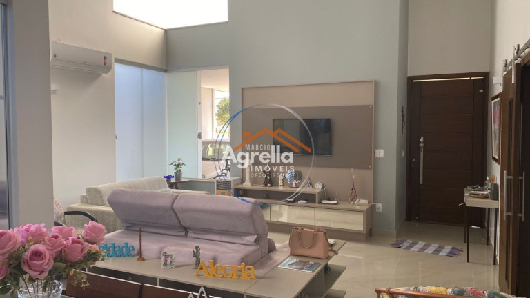 Imagem Imóvel com 3 Quartos à Venda, 190 m² em Condominio Residencial Califórnia - Estiva Gerbi Imagem Imóvel com 3 Quartos à Venda, 190 m² em Condominio Residencial Califórnia - Estiva Gerbi