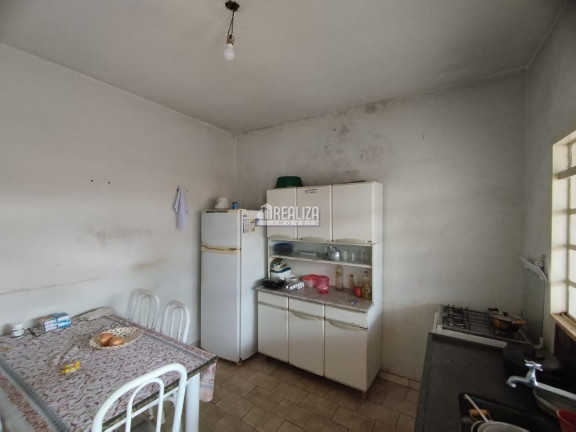 Imagem Casa com 2 Quartos à Venda, 249 m² em Fabrício - Uberaba Imagem Casa com 2 Quartos à Venda, 249 m² em Fabrício - Uberaba