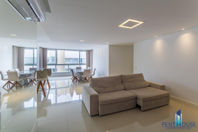Imagem Apartamento com 3 Quartos à Venda, 128 m² em Centro - Balneário Camboriú Imagem Apartamento com 3 Quartos à Venda, 128 m² em Centro - Balneário Camboriú
