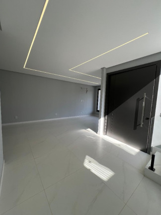 Imagem Casa com 4 Quartos à Venda, 250 m² em Ponta Negra - Manaus Imagem Casa com 4 Quartos à Venda, 250 m² em Ponta Negra - Manaus