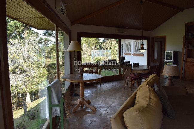 Imagem Casa com 4 Quartos à Venda, 360 m² em Região Do Alto Da Vila Inglesa - Campos Do Jordão Imagem Casa com 4 Quartos à Venda, 360 m² em Região Do Alto Da Vila Inglesa - Campos Do Jordão