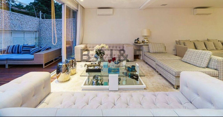 Casa com 3 Quartos à Venda, 550 m² em Pacaembu - São Paulo