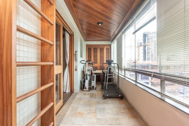 Imagem Imóvel com 4 Quartos à Venda, 352 m² em Moinhos De Vento - Porto Alegre Imagem Imóvel com 4 Quartos à Venda, 352 m² em Moinhos De Vento - Porto Alegre