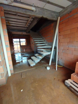 Imagem Sobrado com 3 Quartos à Venda, 105 m² em Iririú - Joinville