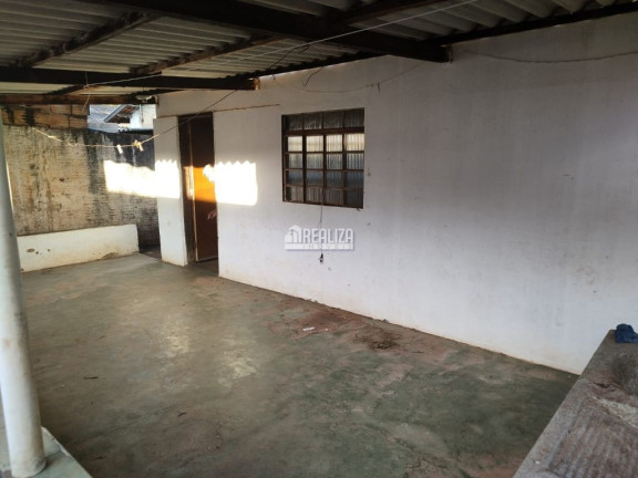 Imagem Casa com 3 Quartos para Alugar, 250 m² em Lourdes - Uberaba Imagem Casa com 3 Quartos para Alugar, 250 m² em Lourdes - Uberaba
