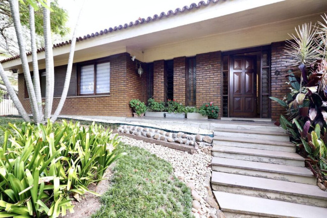 Imagem Casa com 3 Quartos à Venda, em Cristal - Porto Alegre Imagem Casa com 3 Quartos à Venda, em Cristal - Porto Alegre