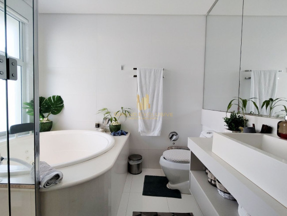 Imagem Apartamento com 4 Quartos à Venda, 158 m² em Pioneiros - Balneário Camboriú Imagem Apartamento com 4 Quartos à Venda, 158 m² em Pioneiros - Balneário Camboriú