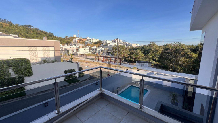 Imagem Casa com 3 Quartos à Venda, 203 m² em Jardim Belvedere - Volta Redonda Imagem Casa com 3 Quartos à Venda, 203 m² em Jardim Belvedere - Volta Redonda