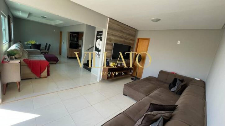 Imagem Casa com 3 Quartos à Venda, 132 m² em Moinho Dos Ventos - Goiânia Imagem Casa com 3 Quartos à Venda, 132 m² em Moinho Dos Ventos - Goiânia